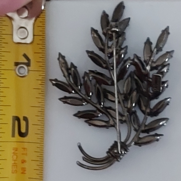 ❄️Sherman Hematite Japanned Brooch, Swarovski Crystals, Rare Sherman Brooch - Picture 5 of 6